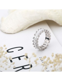 戒指• 时尚系列 Olivia Ring联排方形锆石戒指